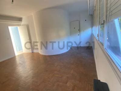 Departamento de 3 Dormitorios Reciclado en Venta - 5