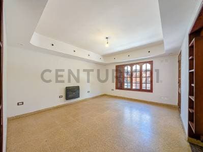 VENTA - CASA - 4 DORMITORIOS - COCHERA - PATIO -ZONA SUR, ROSARIO - 2