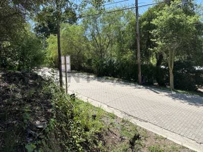 Lote ESQUINA en OPORTUNIDAD de 879 m2 en La Serranita - 2