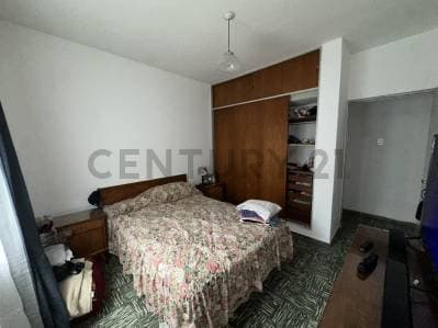 Casa con Departamento e ingreso independiente, a 2 cuadra de Sexta Seccion - Principal