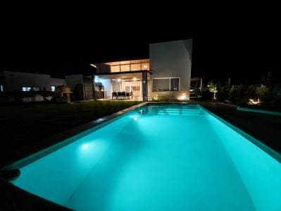 Venta casa en 1 Planta con Pileta, Lote Central, Barrio Santa Emilia, PILAR - 2