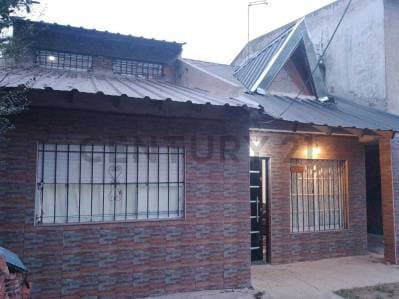 VENTA DE CASA 4 AMBIENTES EN GUERNICA. - 3