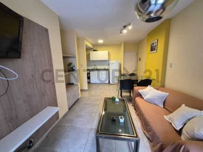 DEPARTAMENTO CON GRAN BALCÓN TERRAZA - 1 dormitorio - - 3