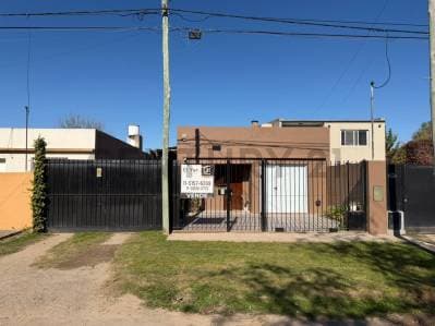 VENTA DE CASA 2 PLANTAS CON LOCAL Y GALPON DEL PAMPA 240-SAN ANTONIO DE ARECO - Principal
