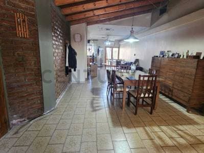 CASA EN VENTA BARRIO CENTRO EMPLEADOS DE COMERCIO - 2