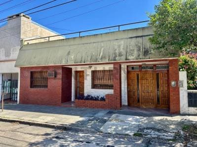 VENTA CASA 4 AMB, APTA CRÉDITO, MORON - Principal