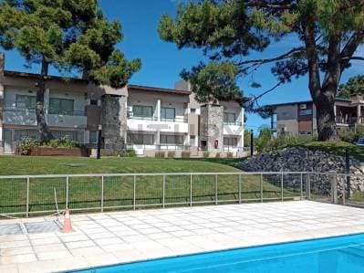 Departamento 2 Amb Amoblado C/ Coch En Venta En Las Gaviotas - Principal