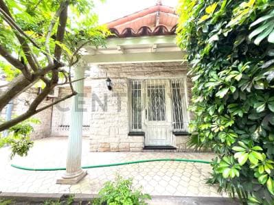 VENTA CASA 5 AMBIENTES CON AMPLIO JARDIN ITUZAINGO NORTE - 3