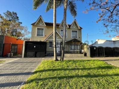Venta Casa 4 ambientes Castelar Norte APTA CREDITO - 2