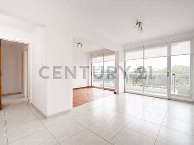 DEPARTAMENTO EN VENTA 2 DORMITORIOS Y COCHERA EN LA PLATA - Principal