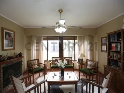 Casa en Venta de dos dormitorios en Gonnet - 2