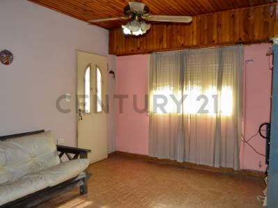 Calle 144 e/ 54 y 55 | Casa de 3 Dormitorios con Cochera | venta | Los Hornos, La Plata - 4