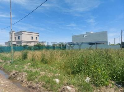 138 esquina 509. Lote en Venta José Hernandez, La Plata - Principal