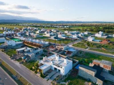 OPORTUNIDAD DE CONTADO - LOTE EN VENTA – DOCTA PARQUE 2 - 3