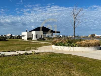 Lote en venta a la Laguna en Barrio Santa Clara al Sur, San Vicente - Principal