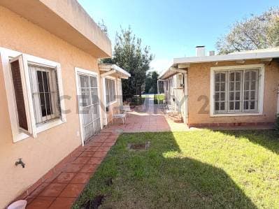DOS PROPIEDADES EN UNA: VIVI Y TRABAJA EN EL MISMO LUGAR - VENADO TUERTO - 3