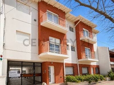 Departamento de 1 dormitorio Reciclado en Venta en La Plata - Principal