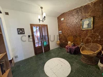 Casa de 3 Dormitorios en Barrio Residencial Olivos – Amplio Patio y Terreno de 370 m² - 2