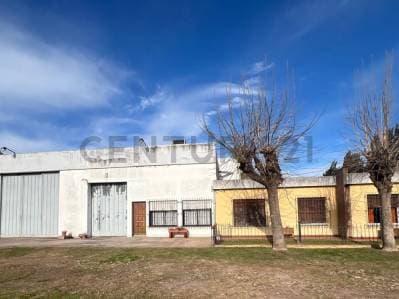CASA QUINTA CON GALPON Y VIVIENDA SECUNDARIA EN LOTE DE 14400 M2 - 3