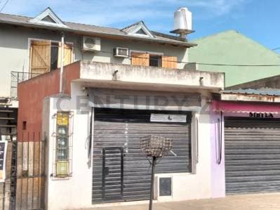 VENTA CASA 6 AMBIENTES CON DOS LOCALES DERQUI PILAR - 2