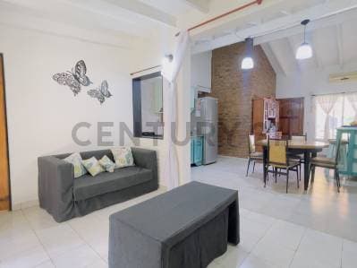 Casa de 3 ambientes en venta en Altos de Pacheco con jardín y garage - Principal