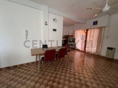 Venta Departamento 3 ambientes con terraza propia en Santa Teresita Pleno centro - 2