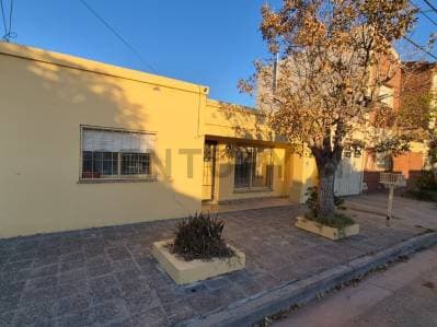 Venta Casa Dos Dormitorios Mariano Moreno - Principal