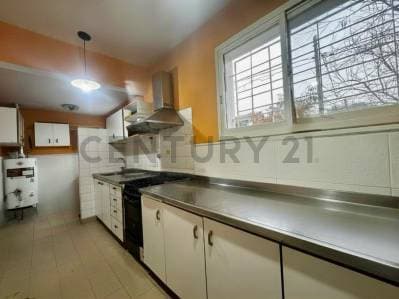 VENTA DEPARTAMENTO 4 AMBIENTES EL PALOMAR CON COHERA PLANTA BAJA - 5