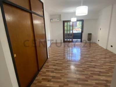 Monoambiente con Balcón y Cochera en Venta en Plaza Paso - 4