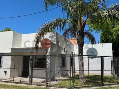 casa en venta de dos dormitorios en City Bell - Principal