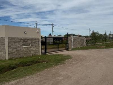 76 y 156. Venta de lote en Los Cerezos - 3