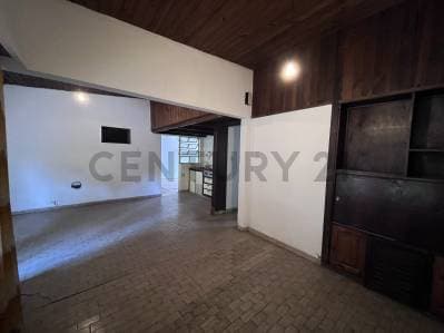 Calle 140 e/ 56 y 57 | Casa en venta de 3 Dormitorios a refaccionar - 5