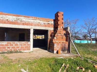 CASA EN VENTA EN LA PLATA LISANDRO OLMOS (A TERMINAR) - Principal