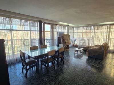 Exclusivo Semipiso de 4 Ambientes al Frente con Balcón - Zona Plaza Colón - 5