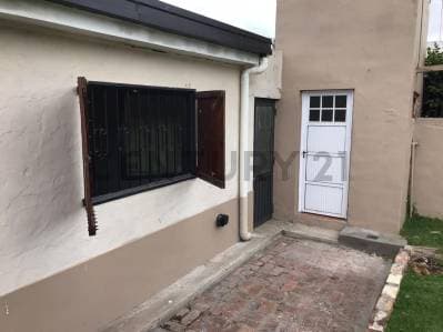 36 138 Y 139 CASA EN VENTA CON PILETA Y PARQUE LA PLATA - 4