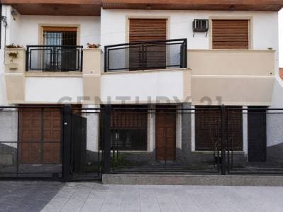 Chalet de categoría en dos plantas - Acepta Permuta - Apto crédito. - Principal