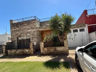 VENTA CASA 3 AMBIENTES CON PISCINA MORON PALOMAR - 2