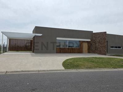 VENTA CASA EN BARRIO SAN SEBASTIAN- ESCOBAR- PERMUTA - 3