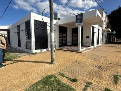 Local Comercial en Alquiler en Los Hornos - 2