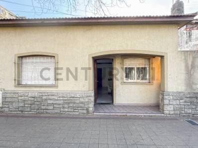 PH EN VENTA EN LA PLATA DE DOS DORMITORIOS - Principal