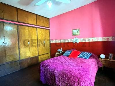 Casa con potencial profesional y residencial en Llavallol - 4