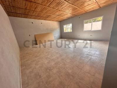 Casa a Estrenar con Pileta y Parque - 3