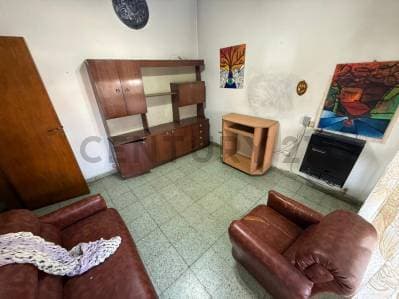Venta casa 3 amb con Pileta y jardín en Isidro Casanova - 3