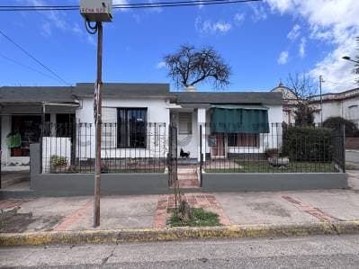 CASA + 2 DEPARTAMENTOS + LOCAL | EXCELENTE UBICACIÓN | IDEAL INVERSIÓN - Principal