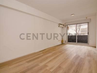 Venta Departamento de 2 Dormitorios con doble balcón y cochera en Abasto, Rosario - Principal