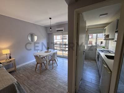 VENTA DEPARTAMENTO 1 AMBIENTE A LA CALLE CON BALCÓN - LAMADRID 2300 - 4