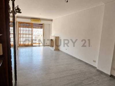 VENTA - Excelente departamento de 4 DORMITORIOS (Con balcón y Baulera) - 121,88 M2 - CABALLITO - APT - 3
