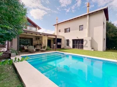 VENTA CASA 5 AMBIENTES PILAR BARRIO BUEN RETIRO - Principal