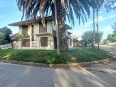 VENTA CHALET CUATRO AMBIENTES PARQUE Y QUINCHO. CAISAMAR. MAR DEL PLATA - 4