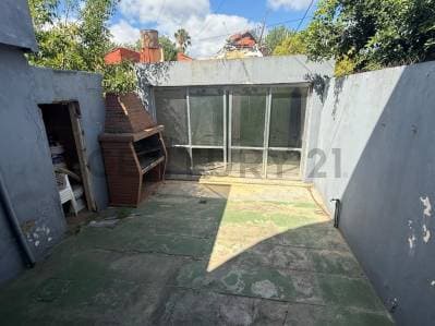 DEPARTAMENTO EN VENTA EN BERISSO DOS DORMITORIOS COCHERA - 4